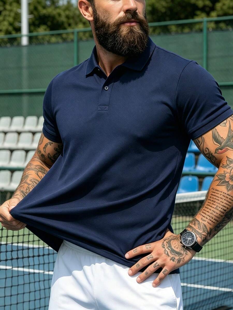 男士海軍藍純色短袖 Polo 衫，經典領口休閒百搭上衣，適合日常、週末與戶外運動穿著