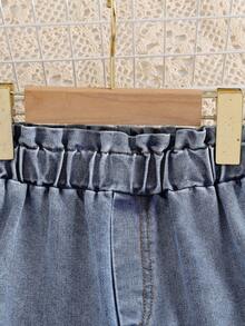 Jeans casuales y lindos para niñas, de tela de mezclilla, con cintura elástica, patrón de bordado floral, diseño bordado, jeans bordados de estilo juguetón - Azul - Ver 2