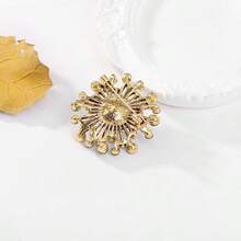 1 pieza Broche de aleación de cristal hueco de moda, accesorio versátil para mujeres - Broche de cristal geométrico calado - Ver 6