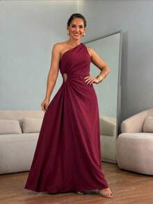 One-Shoulder Long Dress With Elegant Cutout – Sophistication And Style For Parties - 酒紅色 - 查看 3