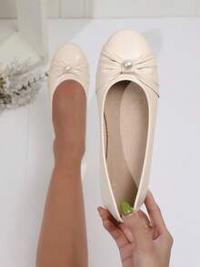 Ballet Shoes, Round Toe Pearl Bow Tie Wrinkle Design, Versatile Low-Top Soft Bottom Comfortable Lightweight Low Heel Slip-On Shoes, Suitable For Work, Travel, Vacation, Party, Dress Matching, Beige Loafers - Beige - View 5