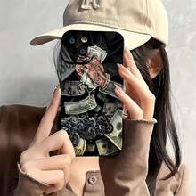 Money Bikes Gold Chains phone cases is compatible with Samsung, Apple, VIVO, OPPO, , Transsion, ,  and Honor. Made of TPU silicone, it offers shock and drop protection. - Negro - Ver 3