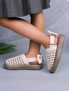 1 đôi dép xăng đan màu vàng nhạt, mềm mại, thoáng khí, cần thiết cho mùa hè; dép xăng đan chống trượt cho bé gái; giày kiểu La Mã thoáng khí, có dây buộc điều chỉnh được. - Màu be - Xem 7