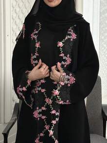 Hafizah 黑色重工花卉刺繡女款長版開襟衫，輕盈端莊風，修身顯瘦，適合日常通勤、宴會、度假，秋季百搭長袍 - 黑色 - 查看 3