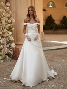 Vintage-Chic Off-The-Shoulder Ruched Satin Ballgown Wedding Dress With Train, Wedding Dresses For Bride, Elegant And Comfortable, Includes Plus Sizes, Bridal Gown, Formal Dresses For Women, Suitable For Wedding, Party, Vacation, Bride, Formal Occasions, Dinner Dress, Prom Dress, After-Party Dress, Homecoming Dress, Cocktail Party, Birthday Party, Celebration, Gala, Festival, Ceremony - 白色 - 查看 1