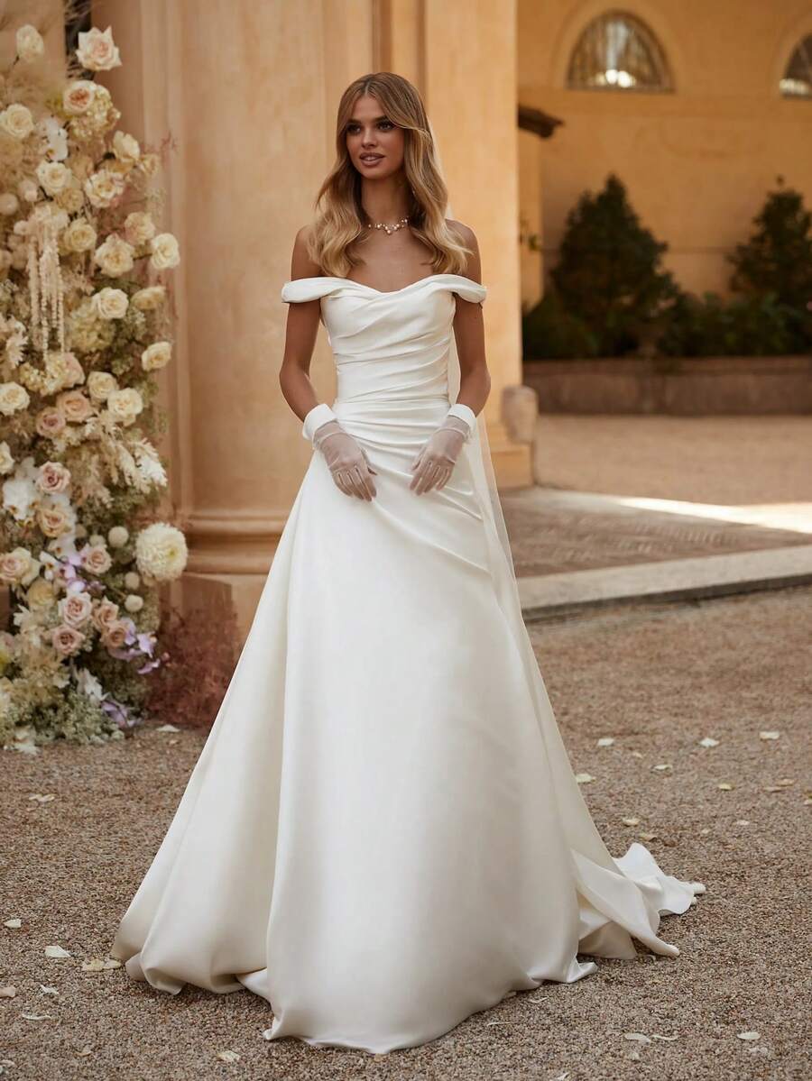 Vintage-Chic Off-The-Shoulder Ruched Satin Ballgown Wedding Dress With Train, Wedding Dresses For Bride, Elegant And Comfortable, Includes Plus Sizes, Bridal Gown, Formal Dresses For Women, Suitable For Wedding, Party, Vacation, Bride, Formal Occasions, Dinner Dress, Prom Dress, After-Party Dress, Homecoming Dress, Cocktail Party, Birthday Party, Celebration, Gala, Festival, Ceremony - 白色 - 查看 1