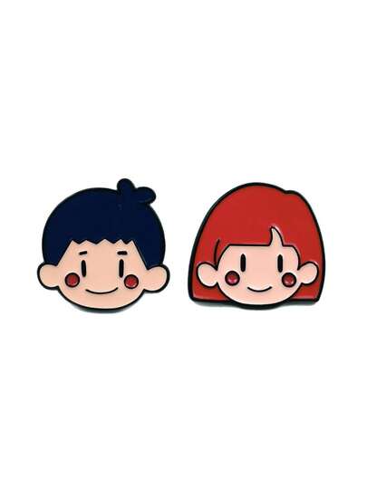 1 pieza Broche lindo de personaje de anime de niño y niña, con cabello rojo y azul, insignia de metal de moda, accesorio decorativo versátil para sudaderas, suéteres, camisas, chaquetas de mezclilla, abrigos, mochilas, bolsas, sombreros, bufandas, zapatos, atuendo casual diario, joyería estudiantil, regalo de cumpleaños y festividades para parejas, amigos, niñas y niños