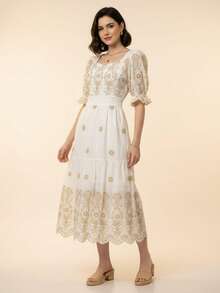 Elegant Midi Dress In Embroidered Cotton Lace With Short Sleeves. - Blanco - Ver 2