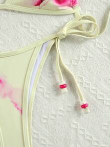 Bộ bikini nữ thanh lịch, gợi cảm, họa tiết hoa, với dây đeo đính hạt đỏ trắng, đồ bơi hai mảnh co giãn cao, thoải mái và bền bỉ, được làm từ vải co giãn tốt. Lý tưởng cho mùa hè, bãi biển, kỳ nghỉ, tiệc tùng, các hoạt động bên bờ biển và hồ bơi. Sự lựa chọn hoàn hảo cho vẻ ngoài thời trang ở bãi biển và hồ bơi. - Nhiều màu - Xem 8