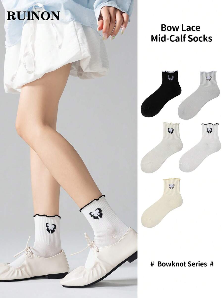 1/5 paires de chaussettes simples et mignonnes pour femmes avec volants, de couleur unie noire et blanche, pour le printemps/été. Douces et absorbantes, ne se desserrent pas facilement. Convient pour le port décontracté, la combinaison classique noir et blanc, minimaliste et épurée. Polyvalentes pour être portées avec des baskets, des chaussures en canevas, des mocassins, des robes ou des tenues décontractées. Convient pour les déplacements quotidiens, l'école et le campus. - Multicolore - Voir 1