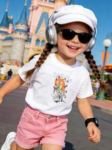 One Cute Children's T-Shirt With A Disney Zootopia Nick And Judy Print. This Breathable Short-Sleeved Top Is Perfect For Everyday Wear, Versatile And Breathable, Suitable For Spring And Summer, Vacations, Outdoor Activities, And Amusement Park Wear. It's Also A Great Gift For Kids. - 白色 - 查看 2