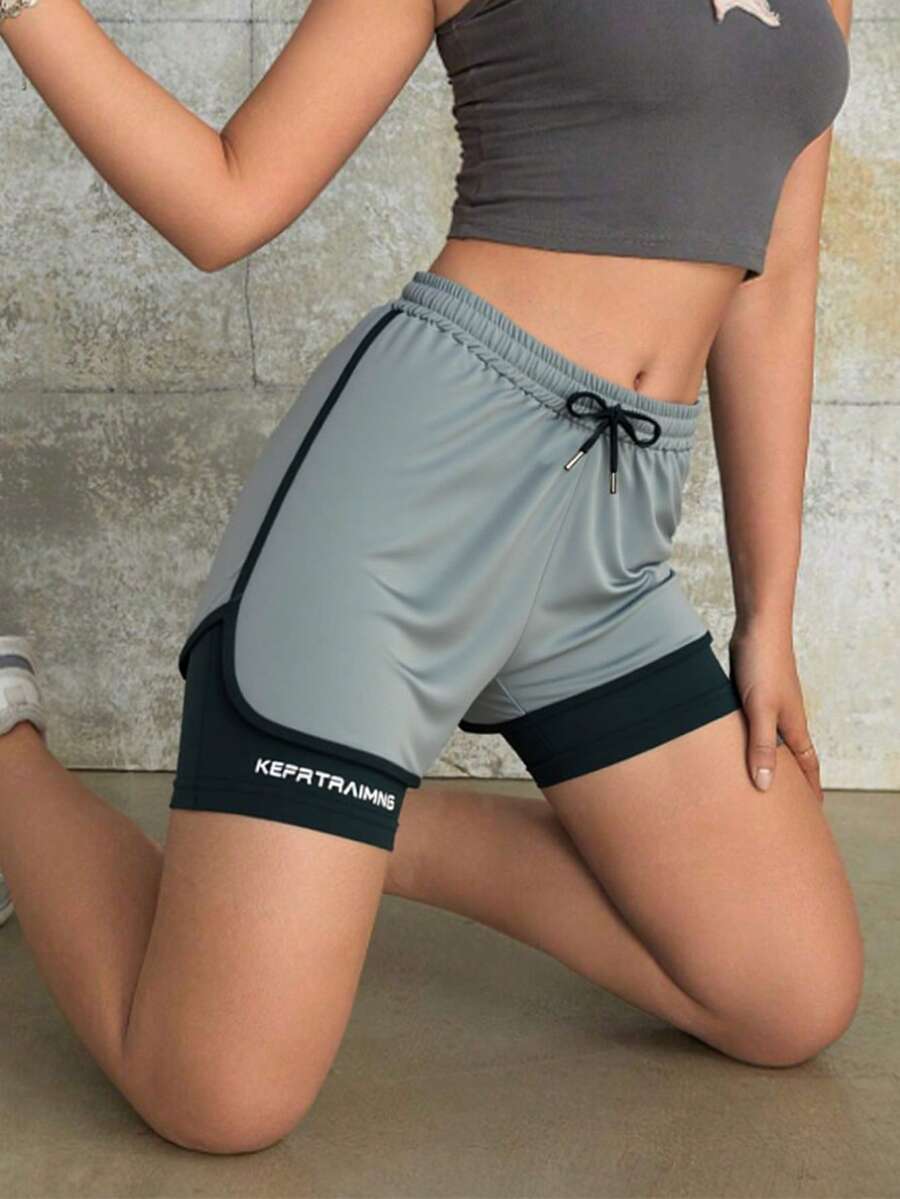 女款夏季休閒運動短褲，2合1設計，輕鬆搭配任何服裝 - 淺灰色 - 查看 1