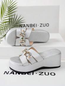 NANBEI ZUO 女款厚底拖鞋涼鞋，夏季新品，厚楔形跟，休閒，愛心與馬蹄扣飾，海灘度假風，厚底拖鞋 - 銀色 - 查看 4