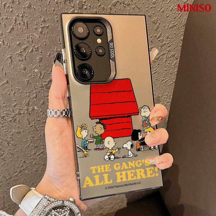 Ốp lưng điện thoại MINISO Snoopy The Gang's All Here In-Mold Decoration dành cho Samsung S26 Ultra/S26 Edge/S26 Plus/S26/S25 Ultra/S25 Plus/S25/S25FE/S25Edge/S24Ultra/S24Plus/S24/S24FE/S23FE/S23Ultra/S23Plus/S23/S22Ultra/S22Plus/S22/A15/A16/A17/A35/A36//A54/A55/A56/ The Girlfriend, món quà lý tưởng cho người hâm mộ anime. - màu đen - Xem 1