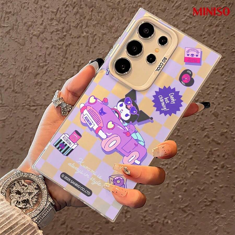 Funda de teléfono con decoración de tablero de ajedrez Kuromi de MINISO para Samsung S26 Ultra/S26 Edge/S26 Plus/S26/S25 Ultra/S25 Plus/S25/S25FE/S25Edge/S24Ultra/S24Plus/S24/S24FE/S23FE/S23Ultra/S23Plus/S23/S22Ultra/S22Plus/S22/A15/A16/A17/A35/A36//A54/A55/A56/ La novia, regalo ideal para fans del anime - Blanco - Ver 1
