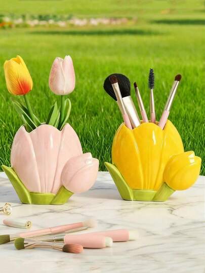1 hộp đựng đồ dùng văn phòng hình hoa tulip, đa năng, dùng để đựng cọ trang điểm, bút, văn phòng phẩm.