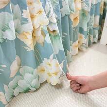 1 chiếc ga phủ giường bằng polyester in hoa, mềm mại và thân thiện với da, kiểu dáng xếp ly công chúa, ấm cúng và lãng mạn, thiết kế dây chun co giãn ôm sát nệm, phù hợp cho phòng ngủ, phòng khách, ký túc xá, giường đơn, trang trí phòng, sử dụng được quanh năm, có thể giặt máy. - Nhiều màu - Xem 4