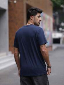 Men's Short-Sleeved T-Shirt With A Round Neck And Simple Design - 粉色 - 查看 2