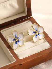 1 Pair Retro Unique Design Elegant Floral Women Earrings - Multicolor - View 6