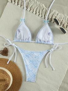 Bộ bikini hai mảnh kẻ caro xanh dương thanh lịch, gợi cảm, ngọt ngào dành cho nữ, điểm nhấn là nơ trang trí. Chất liệu co giãn thoải mái, kiểu dáng trang nhã, lý tưởng cho mùa hè. Hoàn hảo cho mùa hè, bãi biển, kỳ nghỉ, tiệc tùng, các hoạt động bên bờ biển, một lựa chọn lý tưởng cho những ngày đi biển hoặc hồ bơi thời trang. - Nhiều màu - Xem 3