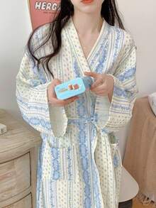 Áo choàng ngủ dài tay cao cấp kẻ sọc và hoa nhí nhẹ nhàng dành cho nữ, thích hợp mặc ở nhà vào mùa xuân/hè. - Hoa màu xanh - Xem 3