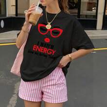 Camiseta Negra con Estampado de Gafas Rojas y Texto I Match Energy para Ocio Diario - Negro - Ver 3