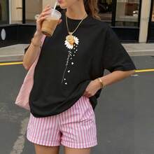 Camiseta Negra con Estampado de Flor y Corazones para Verano - Negro - Ver 3