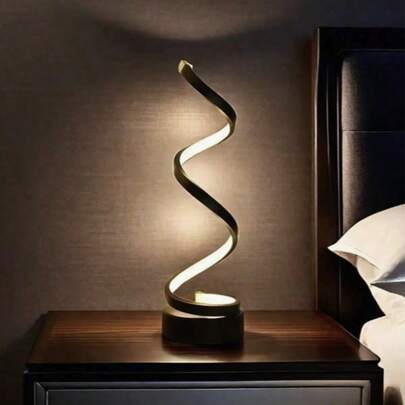 Đèn ngủ trang trí hình xoắn ốc LED sáng tạo, đèn bàn phong cách Bắc Âu tối giản hiện đại, chỉ số hoàn màu cao, tiêu thụ điện năng thấp, ánh sáng dịu nhẹ không gây chói, đèn đọc sách bảo vệ mắt và tạo không gian lãng mạn cho phòng ngủ.