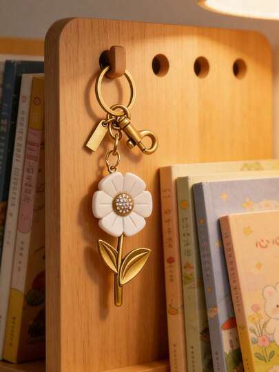 Rhinestone Flower Keychain, Vintage Gold Daisy Bag Charm With Leaf Stem, Elegant Enamel Floral Key Accessory For Backpacks & Purses, Ideal For Spring Decor & Daily Outfits, Suitable For Women, Teens & Flower Lovers, Perfect For Easter, Mother's Day, Birthdays & Gifting, Versatile As Keyring, Bag Pendant & Fashion Accessory