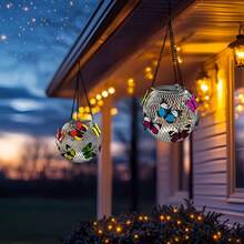 2 pièces Lumières solaires suspendues en forme de papillon, lampes solaires sphériques à changement de couleur LED pour l'extérieur, IP65 étanche, convient pour le jardin, le patio, la cour, le porche et la décoration d'arbre - lampe papillon en treillis métallique - Voir 3