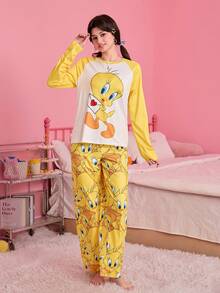 Noctvar OBM Sleepwear X LOONEY TUNES طقم بيجاما نسائي مطبوع عليه رسوم متحركة، مرن ولطيف على البشرة، يتكون من بلوزة بأكمام طويلة وبنطال، مناسب للارتداء في الهواء الطلق - متعدد الألوان - مشاهدة 4