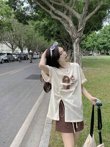 レディース Tシャツ 半袖 ティーシャツ サイドドロスト シャーリング ギャザー アシンメトリー トップス フォトプリント 人物プリント クルーネック ラウンドネック ゆったり ビッグシルエット オーバーサイズ 体型カバー 着痩せ 華奢見え 大きいサイズ 綿 コットン 柔らかい 夏服 韓国ファッション 大人可愛い きれいめ カジュアル ストリート モード系 デザインTシャツ 白Tシャツ ワンマイルウェア お出かけ デイリー 10代 20代 30代 40代 シンプル おしゃれ 抜け感 ニュアンス こなれ感 骨格ナチュラル 骨格ウェーブ 骨格ストレート 二の腕カバー 涼しい プルオーバー 裾変形 春 夏 - ホワイト - チェックする 7