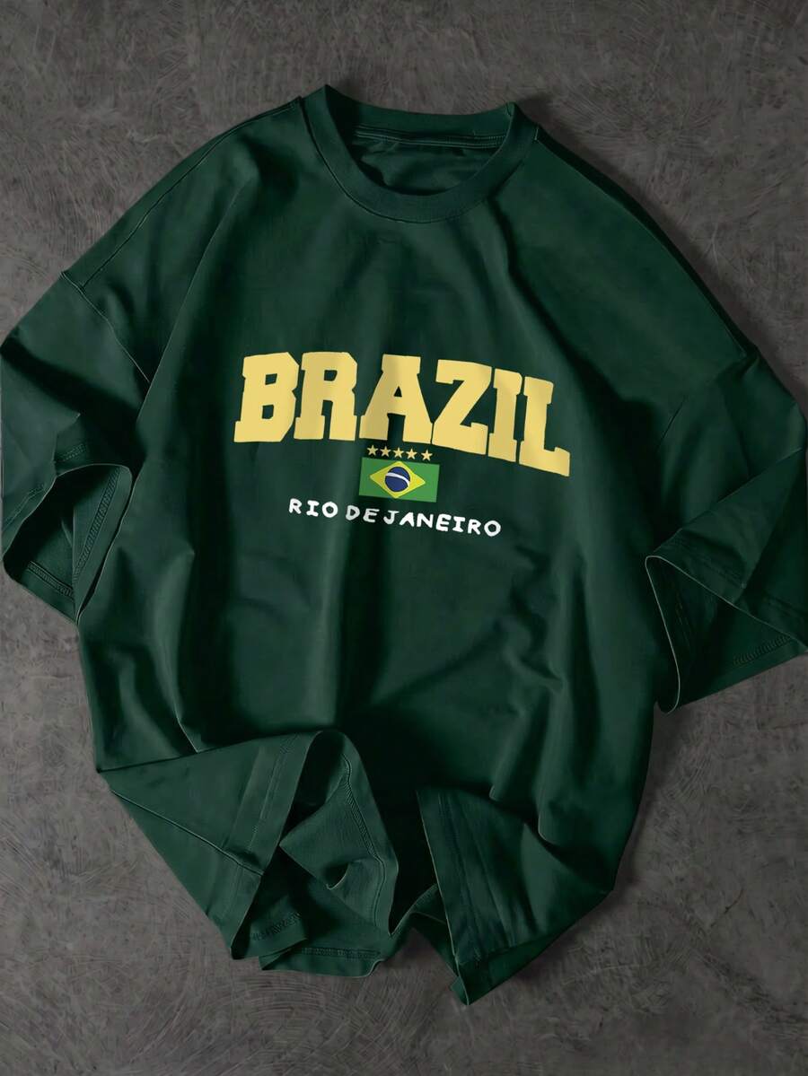 Áo thun nam in hình, kiểu áo bóng đá Brazil cổ điển, chất liệu vải dệt thoáng khí, dáng regular fit, cổ tròn.