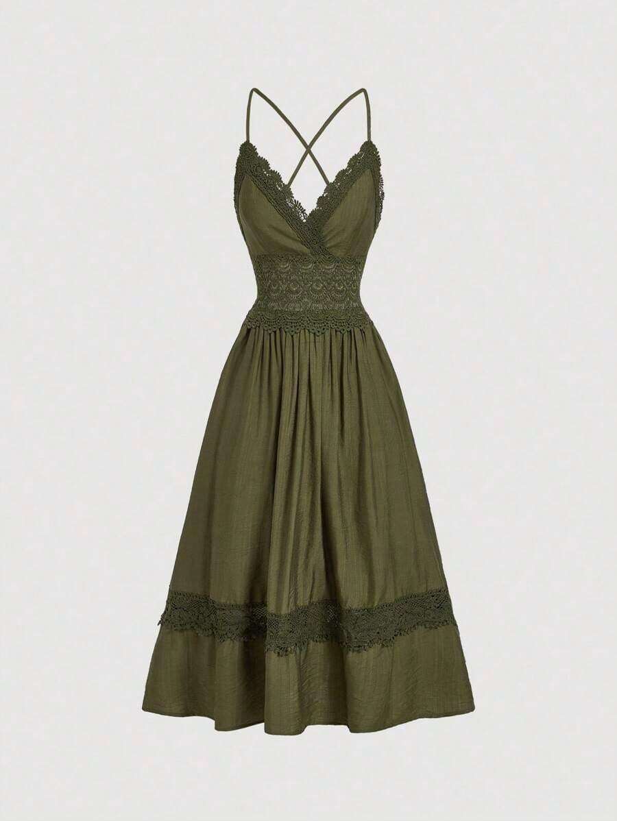 Vestido midi retro de tirantes finos verde militar, cuello en V, espalda hueca en forma de corazón, cintura alta entallada y falda paraguas fluida.Con detalles de ganchillo y encaje en el borde, ideal para primavera, citas y fiestas. - Verde militar - Ver 1