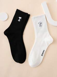 2 Pairs Of Men's Mid-Calf Crew Socks From The SNOOPY Series, Featuring Cute, Fun And Personalized Cartoon Puppy Embroidery. - Black and White - View 3
