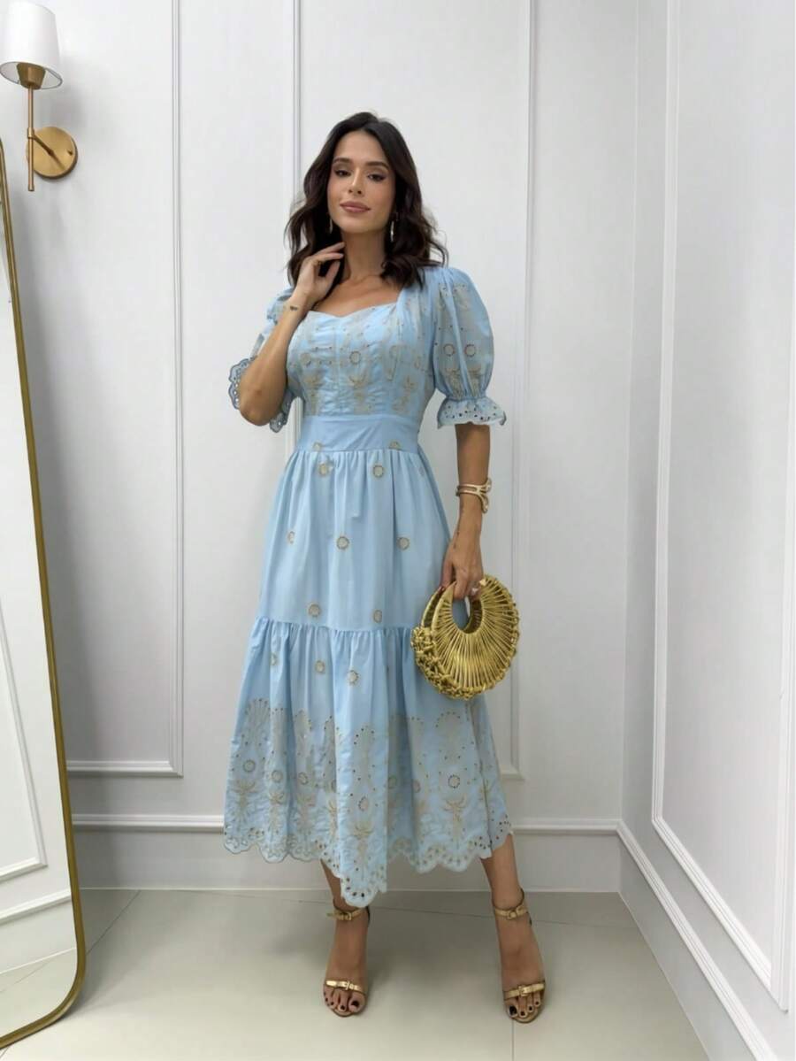 Elegant Midi Dress In Embroidered Cotton Lace With Short Sleeves. - 淺藍色 - 查看 1