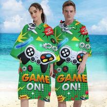 1件游戏玩家“GAME ON”字母速干印花连帽浴巾斗篷 - 成人涤纶连帽沙滩浴袍 - 连帽沙滩巾斗篷 - 速干、高吸水性、轻便易携,是游泳和送礼的理想之选 - 柔软舒适的浴巾斗篷,多功能沙滩巾,沙滩必备,旅行配件 - 彩色 - 查看 2
