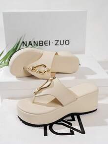 NANBEI ZUO 夏季新款厚底夾腳拖鞋，金色水鑽扣飾厚底楔形跟，室內厚底設計休閒鞋涼鞋拖鞋 - 米色 - 查看 2
