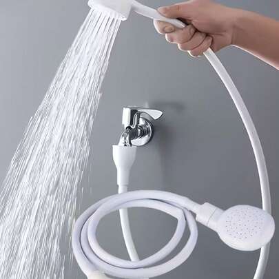 Vòi xịt bồn rửa cầm tay dễ lắp đặt - Vòi xịt đa năng linh hoạt màu trắng - Đầu xịt rửa bằng nhựa cầm tay - Chống rò rỉ, phun áp lực cao với thiết kế kẹp - Dễ dàng vệ sinh và lắp đặt - Tương thích với vòi bồn rửa, thích hợp cho phòng tắm, nhà bếp, tắm cho thú cưng, tưới cây và rửa xe - Phụ kiện thiết yếu cho phòng tắm hiện đại và không gian ngoài trời của xe RV - Công cụ kết nối nhanh chóng để gội đầu và tắm cho thú cưng trong nhà và ngoài trời - Lựa chọn quà tặng lý tưởng