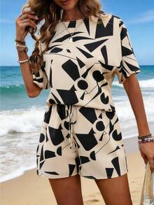 Conjunto Casual de Playa para Mujer - Blusa de Manga Murciélago + Shorts con Cinturón, Estampado Aleatorio Multicolor, Ideal para y Verano - Blanco y Negro - Ver 2