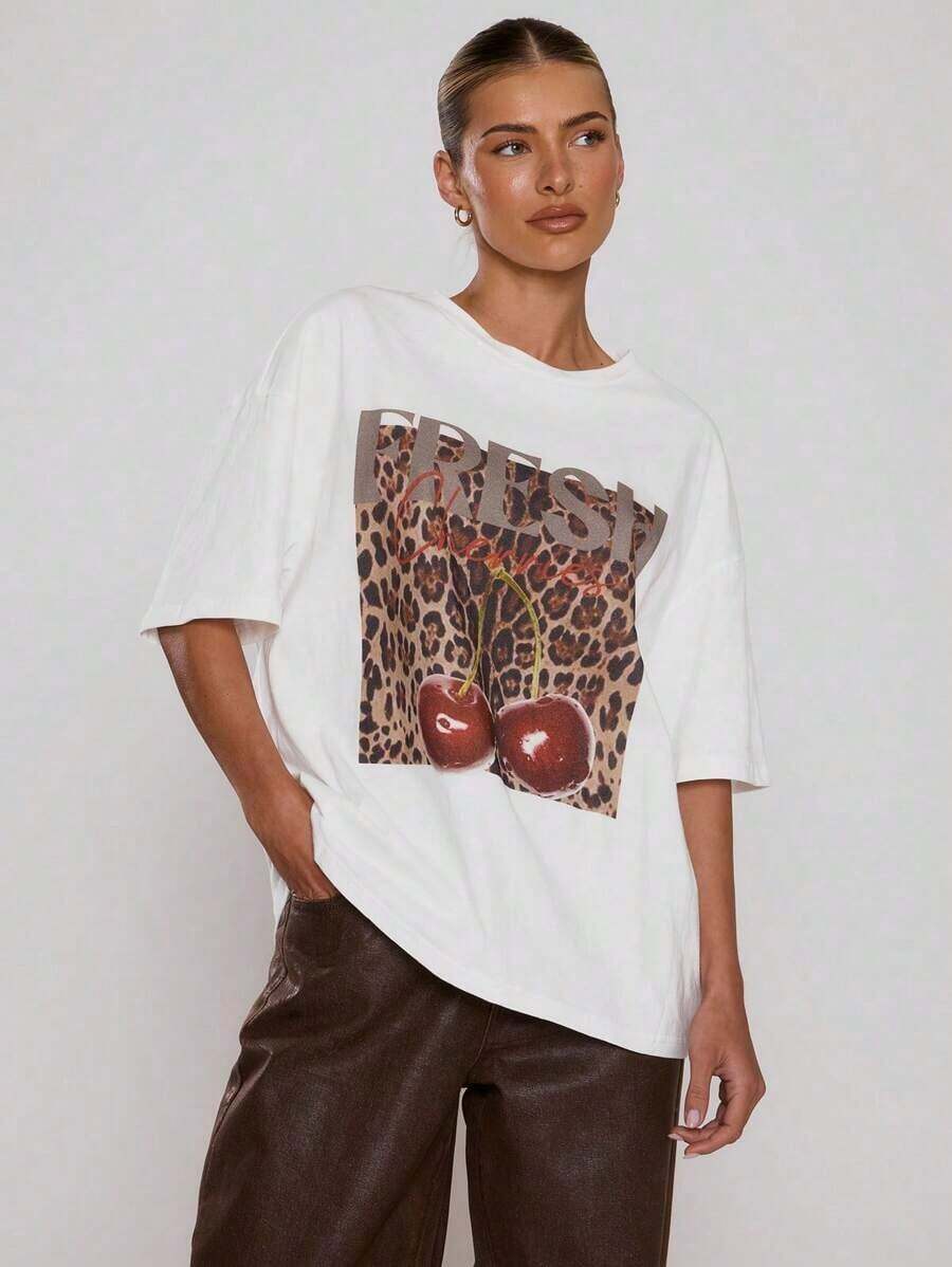 Fashionable Women's T-Shirts, Featuring A Cool Leopard Print And Cherry Design, Oversized T-Shirt, Ideal For Everyday Wear, Holidays, Oversized Graphic Tee, Perfect For The Airport, Festivities, Back To School, Stylish Graphic Tee For Spring And Summer, New Loose And Versatile T-Shirt. - 白色 - 查看 1