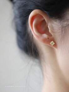 1 par de pendientes de trébol de cuatro hojas de plata de ley S925, estilo Mori fresco, hipoalergénicos, diseño de nicho con flor de circonita con cruz romboidal, adecuados para uso diario de niñas, accesorio versátil, regalo para fiestas - trébol de cuatro hojas - Ver 5