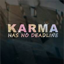 1 pieza Pegatina dorada vibrante con la frase "Karma Cycle Endless". Esta calcomanía de vinilo brillante y creativa es adecuada para aplicar en automóviles, camiones, motocicletas y computadoras portátiles. - A - Ver 3