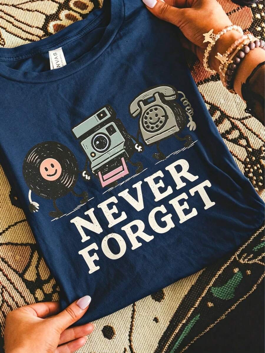 Plus Size, Women's Plus Size 90s Retro T-Shirt - 90s Never Forget Pop Culture Vintage Tee With Cassette, Floppy Disk & Up Graphics, White Nostalgic 90s TV & Movies Shirt, Machine Washable, Casual Style, Crew Neck, Regular Fit, Local Shipping - Summer Outfits For Women - Màu xanh hải quân - Xem 1
