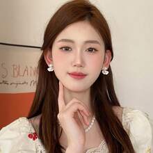1 Pair White Shell Pearl Stud Earrings, Elegant Versatile Delicate Earrings Suitable For Women's Daily Wear - Shell Earrings - View 5
