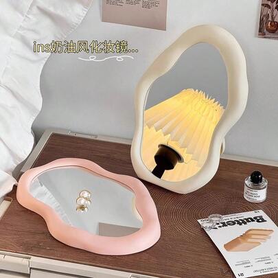 1 chiếc gương trang điểm hình đám mây màu hồng, gương trang điểm khung lượn sóng không đều có chân đế, gương để bàn và treo tường cho phòng ngủ, ký túc xá và trang trí phòng, quà tặng trang trí nhà cửa dễ thương, thẩm mỹ.