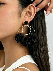1 par de elegantes y lujosos pendientes con borlas de flor negra esponjosa de estilo gótico, pendientes exquisitos de alta gama adecuados para el uso diario de las mujeres, fiestas, vacaciones y viajes - Negro - Ver 5