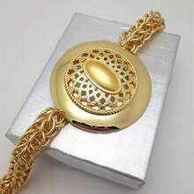 Juego de joyas chapado en oro de 18K para mujeres, 4 piezas de collar, aretes, pulsera y anillo con colgante ovalado hueco, juego de joyas elegante de oro para el Día de la Madre, cumpleaños, aniversario, regalo para mamá, esposa, abuela, ocasión formal - Joyas en tallas grandes - Ver 3