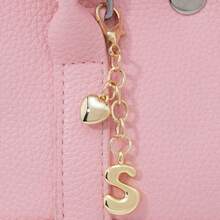 1pc A-Z Gold Bubble Letter Charm, 3D Heart Decor, Suitable As Keychain, Ring, Bag Charm, Backpack Hanger, Car Pendant, Great For Shopping, Beach, Camping, Wallet And Handbag, Ideal Gift For Ladies, Friends And Students, Fashionable Creative Design, Perfect For Birthday And Christmas - Golden Heart - View 4