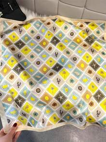 1 chiếc khăn vuông bằng satin in họa tiết nhiệt đới, kích thước 65x65cm, nhẹ, đa năng, phù hợp cho mọi mùa, đi chơi, dự tiệc, du lịch. - Nhiều màu - Xem 14